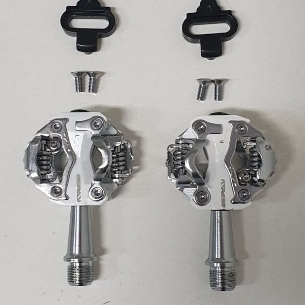 PEDAL M.T.B. ALUMINIO ZP-108S FIJACION BLANCO